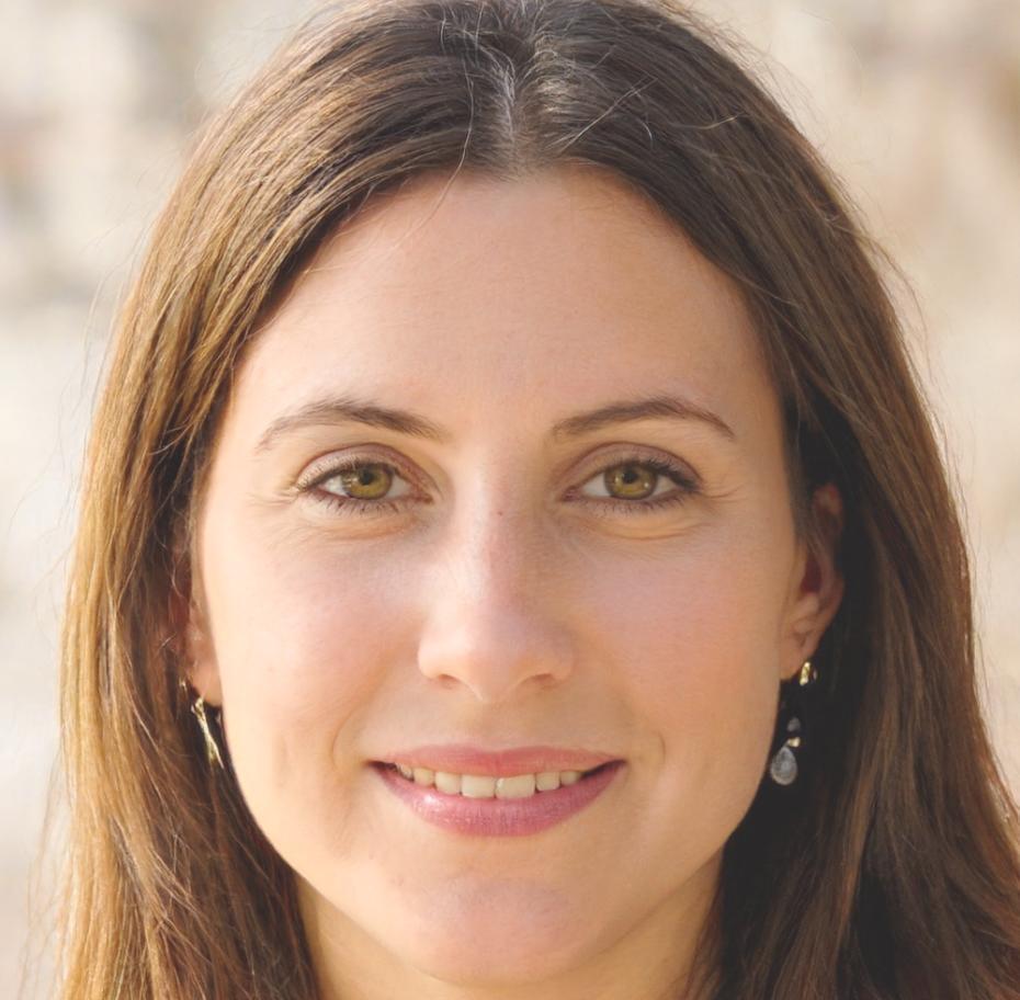 Retrato profesional de Elena Martínez